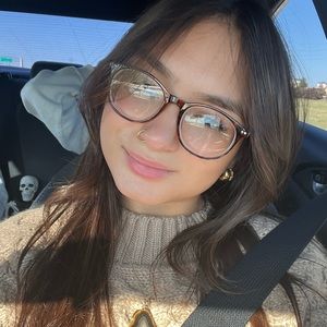 Meet your Posher, Amira